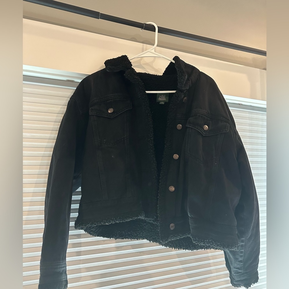 black jean jacket with fur lining